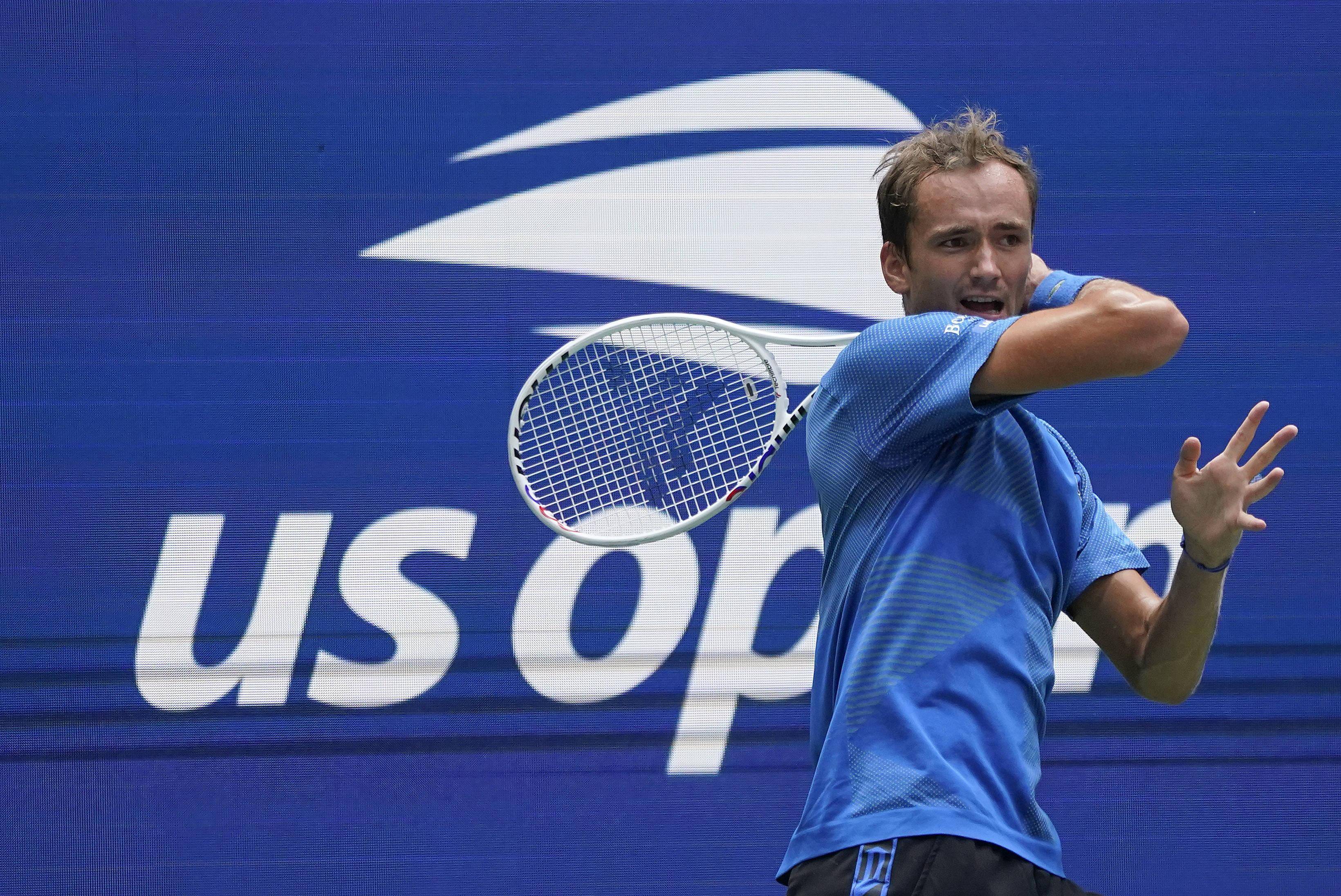 世界网球队绝杀法国网球队,梅德韦杰夫打破历史纪录的简单介绍 世界网球队绝杀法国网球队,梅德韦杰夫打破历史纪录的简单介绍