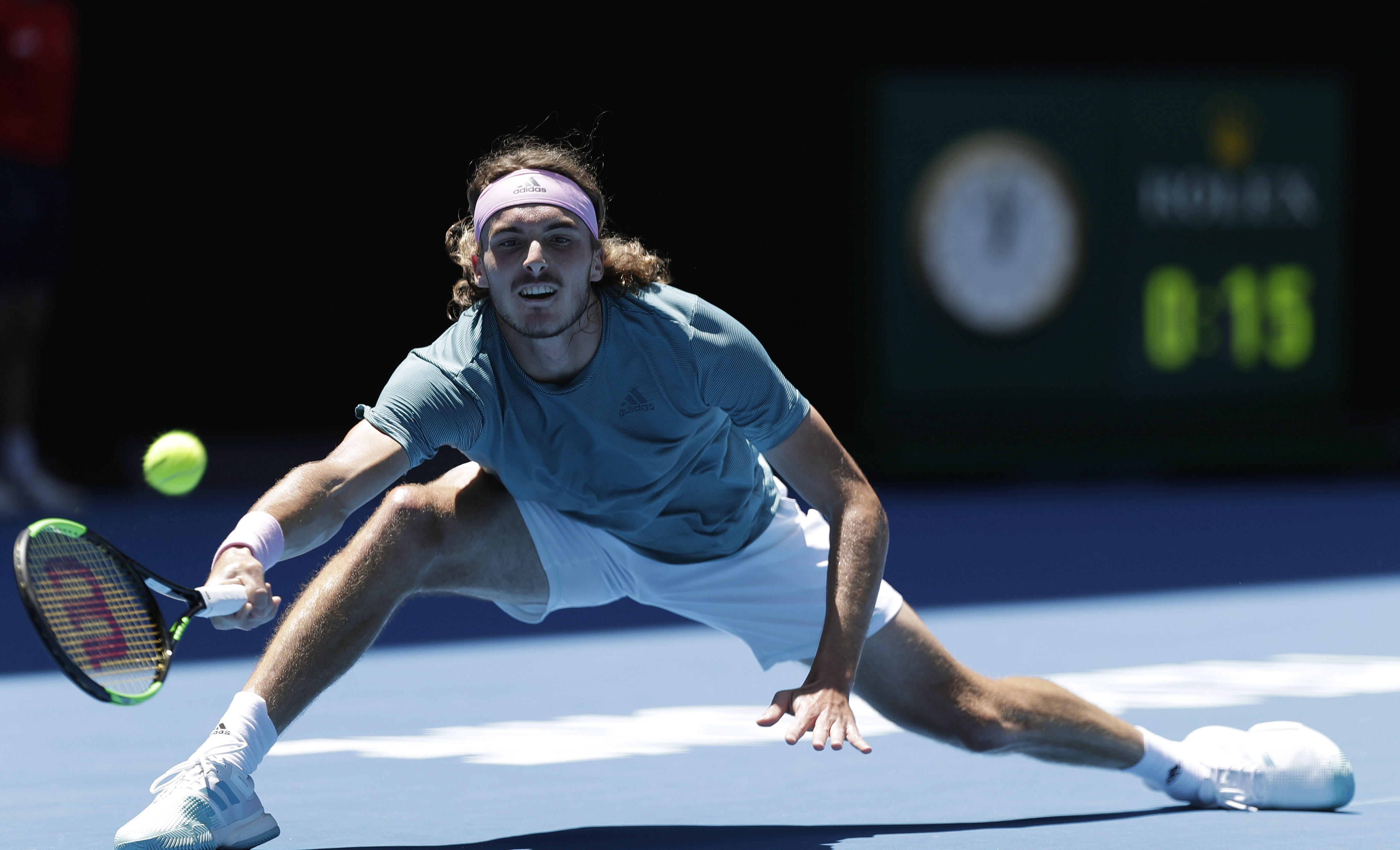 意大利网球队横扫日本网球队，西西帕斯送出助攻