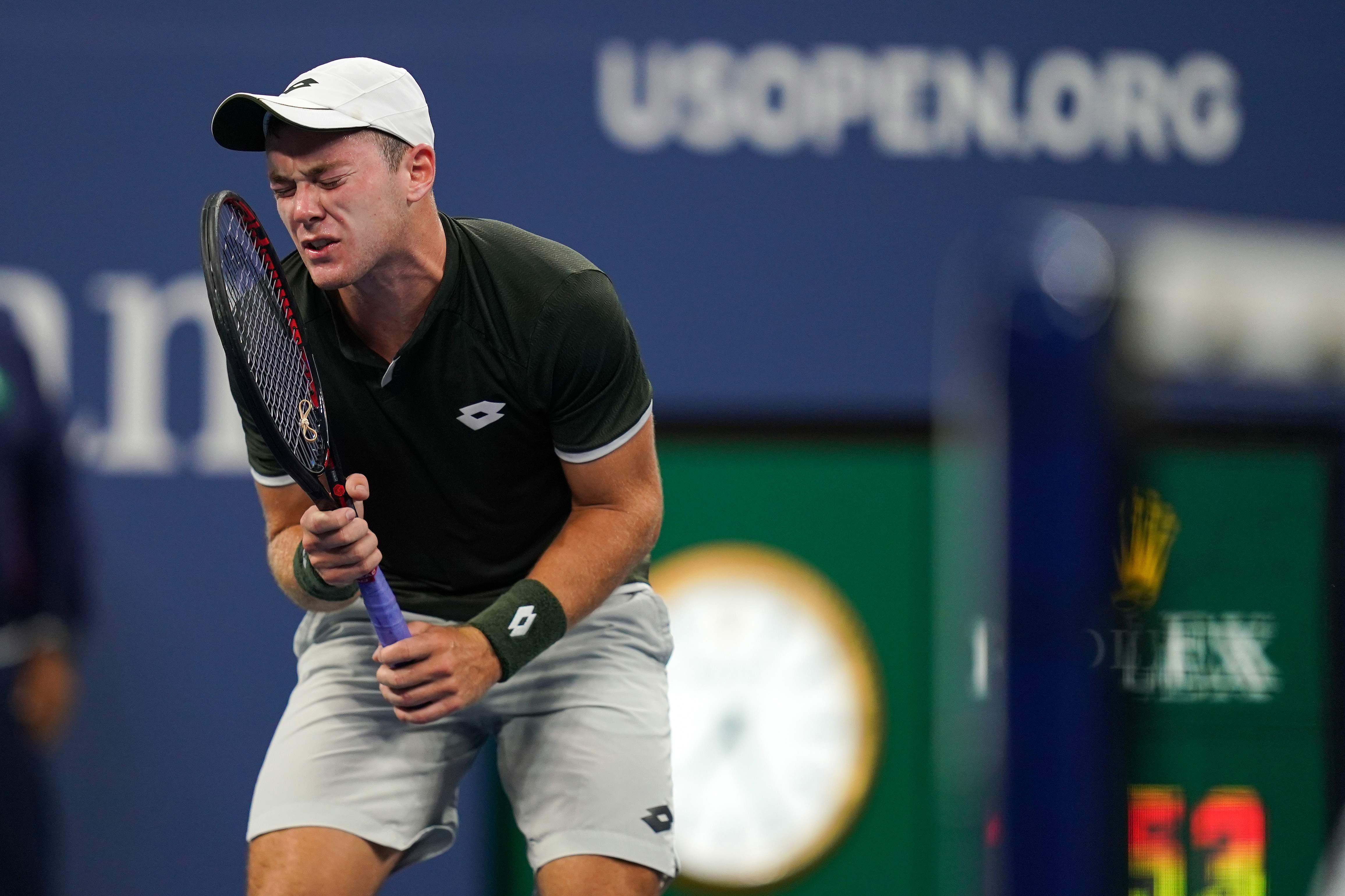 法国网球队鏖战西班牙网球队，梅德韦杰夫关键制胜的简单介绍