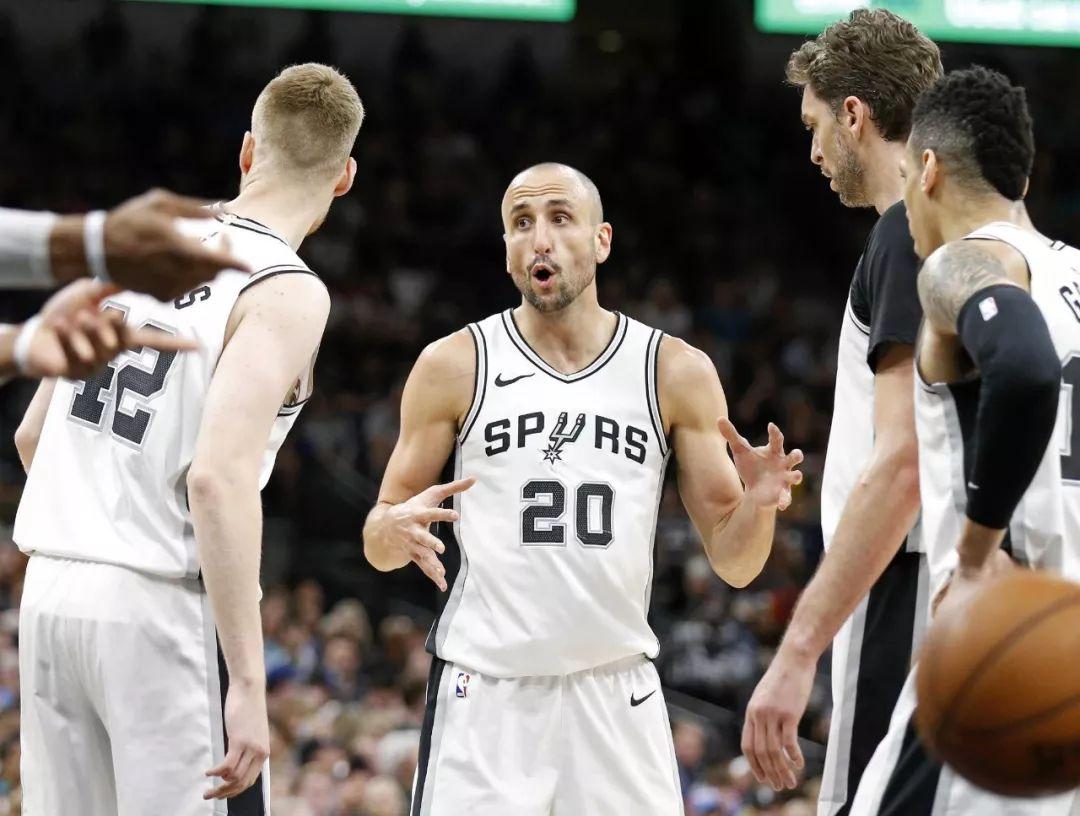 关于阿尔德里奇受伤退出季后赛，尼克斯队形势严峻的信息