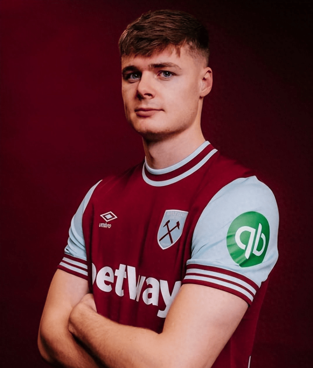 曼联宣布引进世界级前锋，提升攻击力