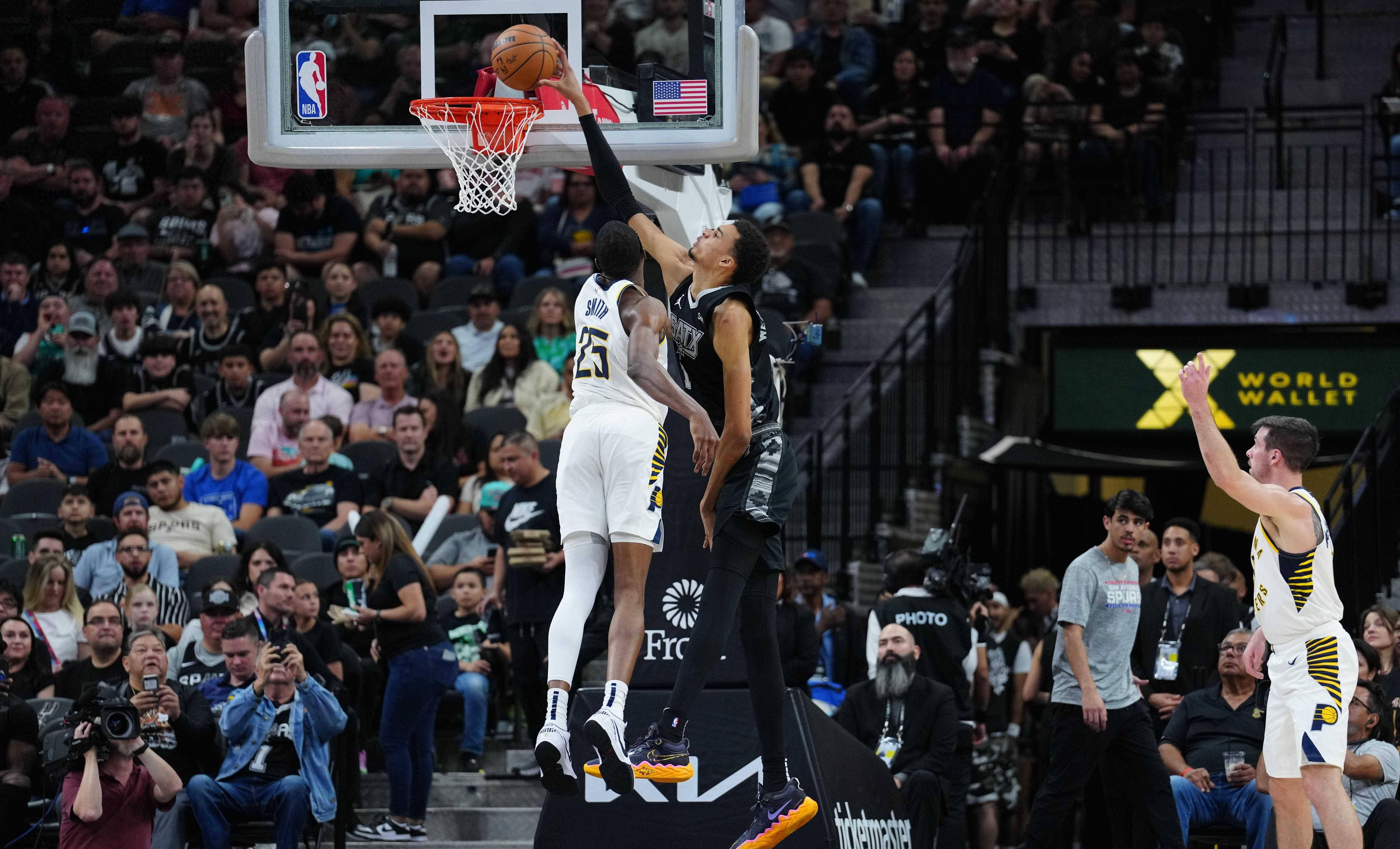 关于篮球联赛场面精彩惹人猜想，球员实力显著的信息