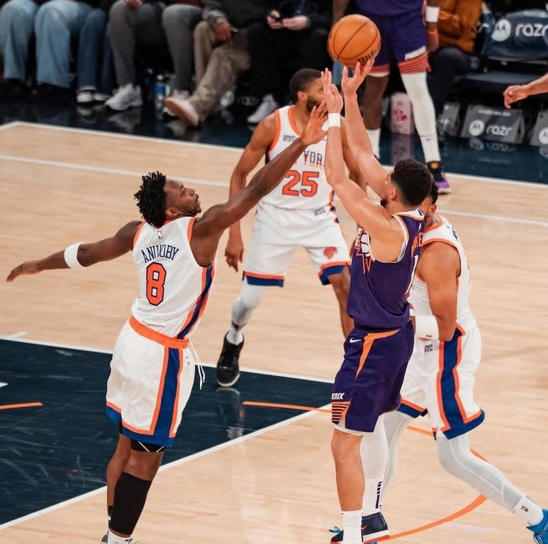 包含太阳队客场告捷，继续追逐季后赛名额的词条