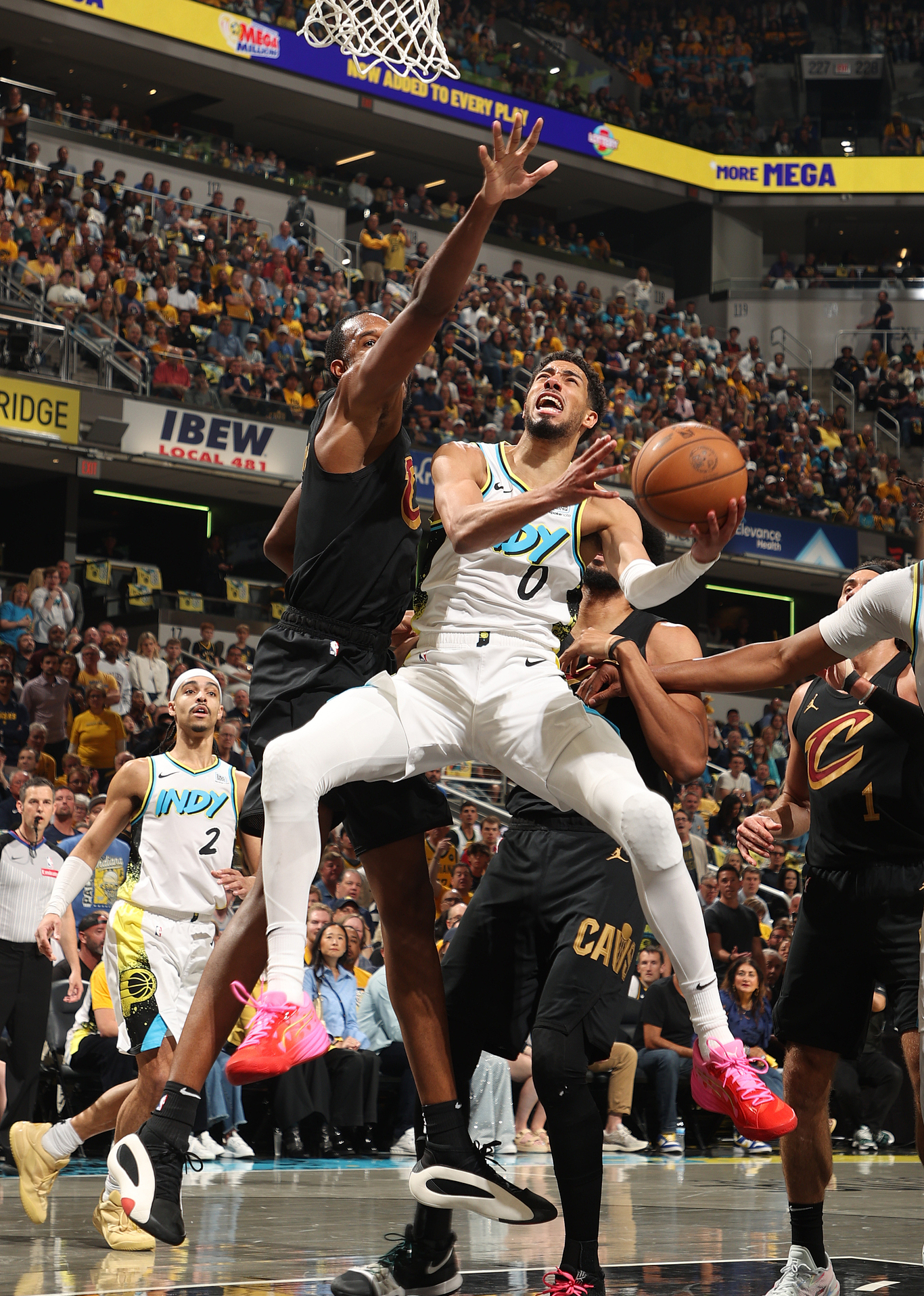 开云APP-NBA季后赛勇士战胜骑士取得领先