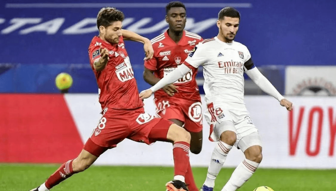 卡昂击败布雷斯特，展现强大实力