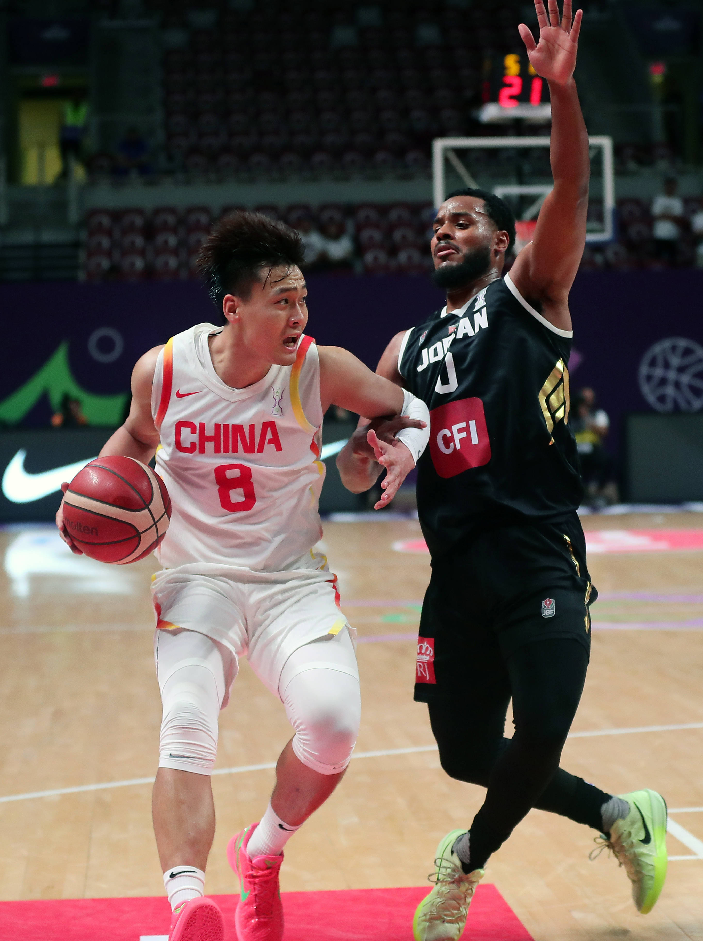 亚洲杯篮球赛精彩对决，强队争夺冠军桂冠