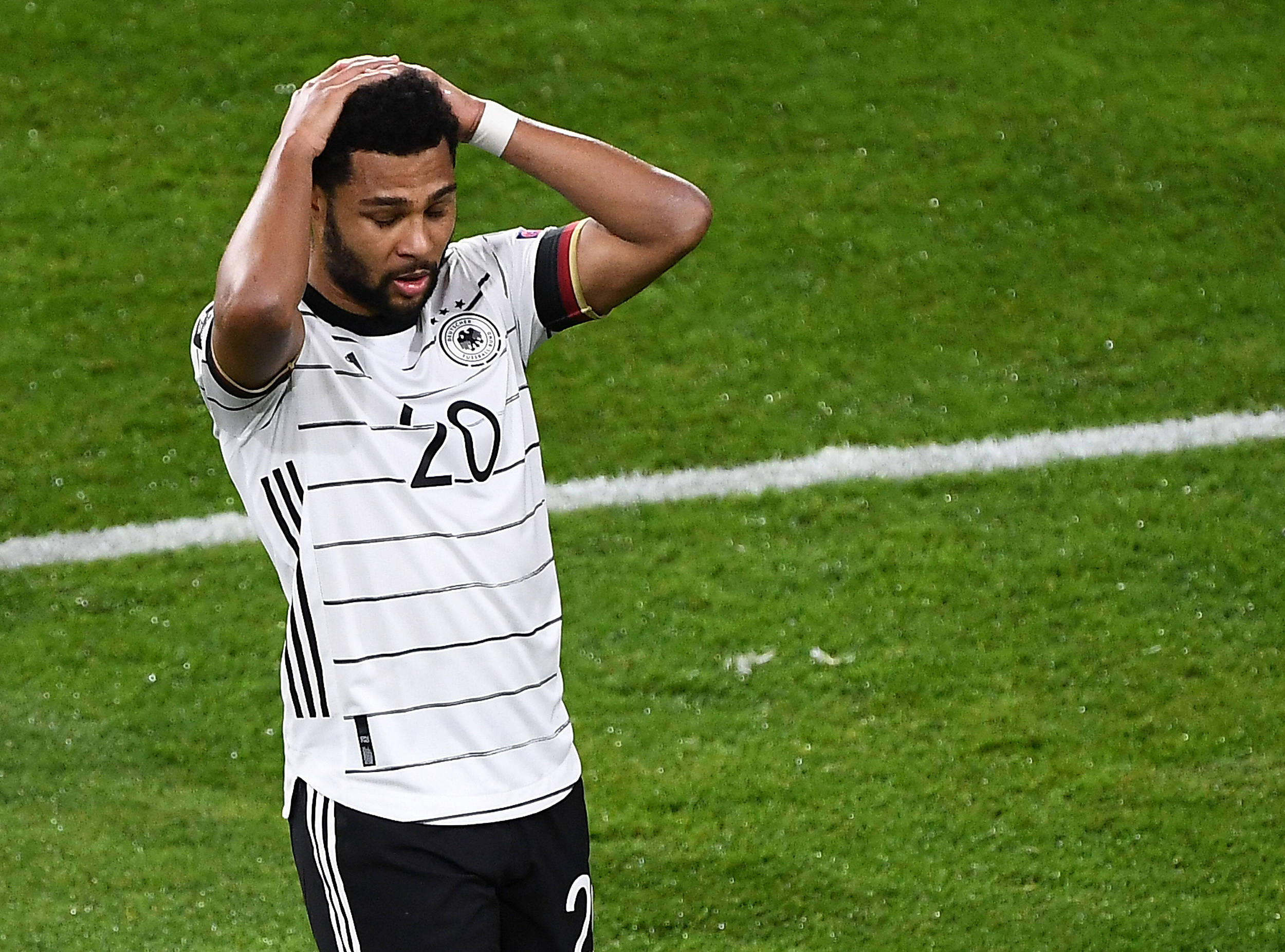 比利时鏖战AC米兰，格纳布里刷新纪录的简单介绍