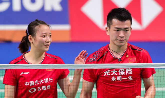 包含韩国队绝杀印尼队，黄鸭组合关键制胜的词条