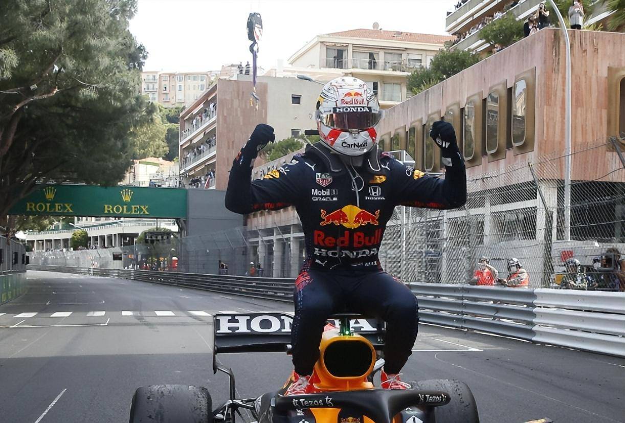 包含阿斯顿马丁险胜索伯车队，维斯塔潘高光表现的词条