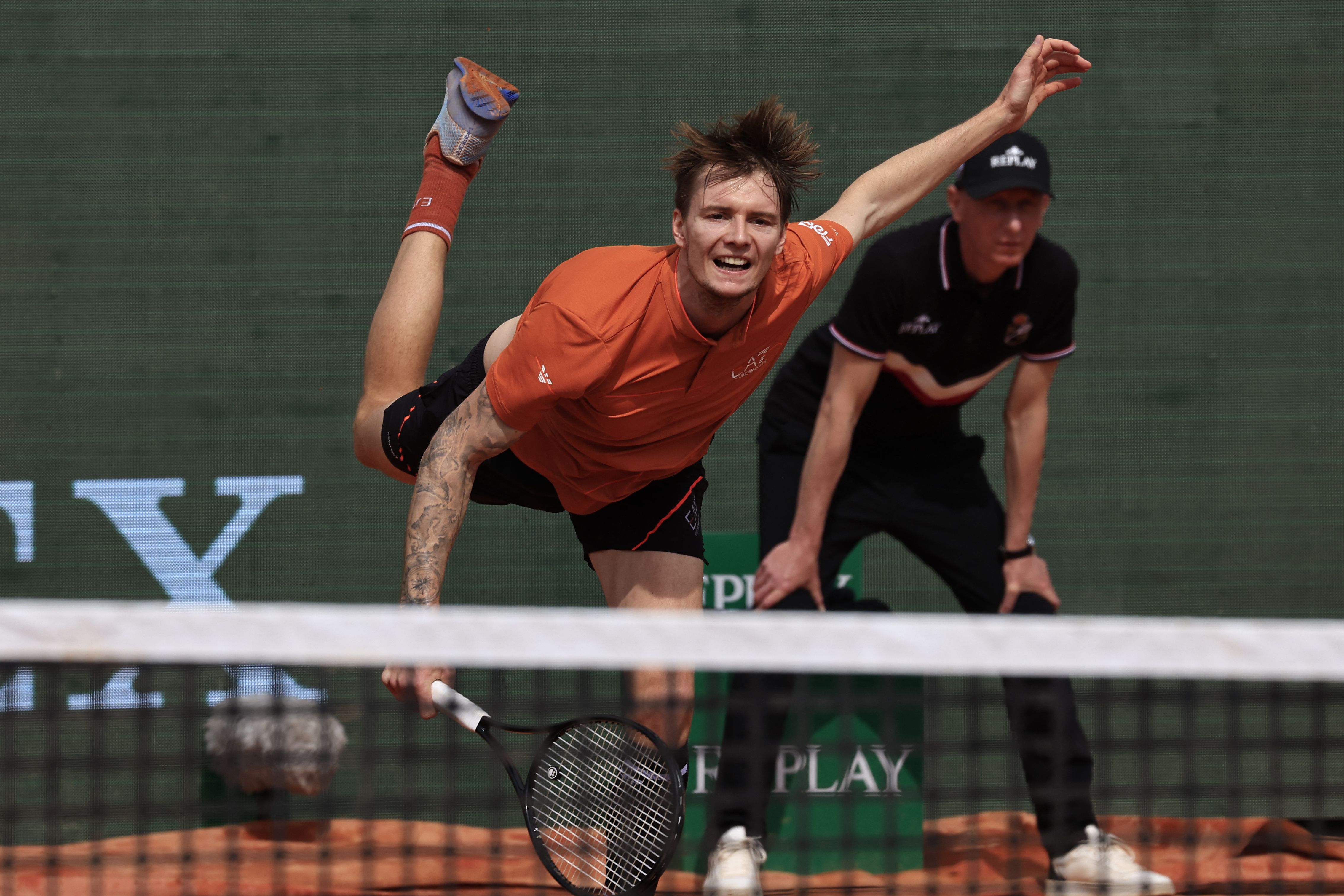 ATP总决赛横扫蒙特卡洛大师赛，兹维列夫惊艳四座的简单介绍