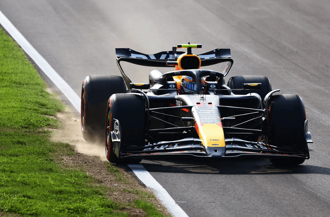 迈凯伦险胜雷诺车队,佩雷兹点燃赛场的简单介绍 迈凯伦险胜雷诺车队,佩雷兹点燃赛场的简单介绍