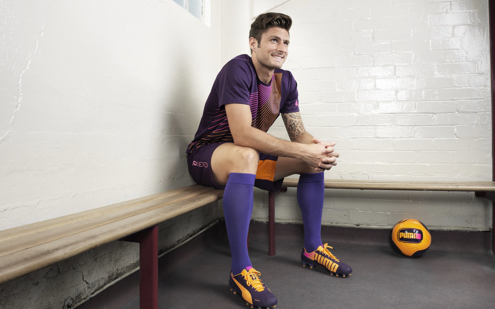 冰岛奇迹再现，莱奥奥运周期关键战接管比赛，击溃莱比锡红牛